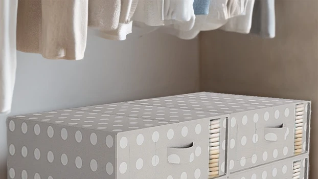 cloth storage with lid
